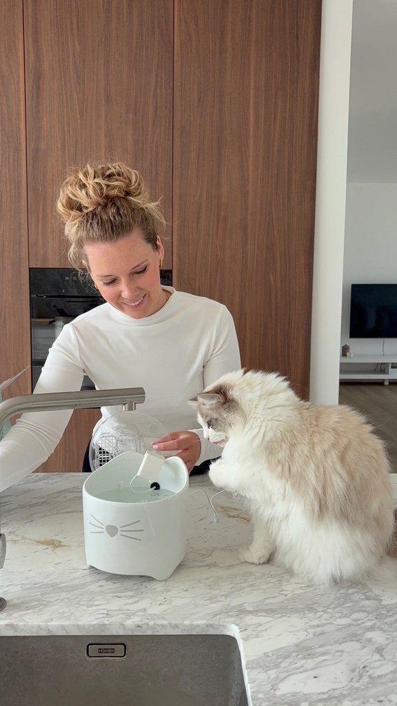 Keramische drinkfontein