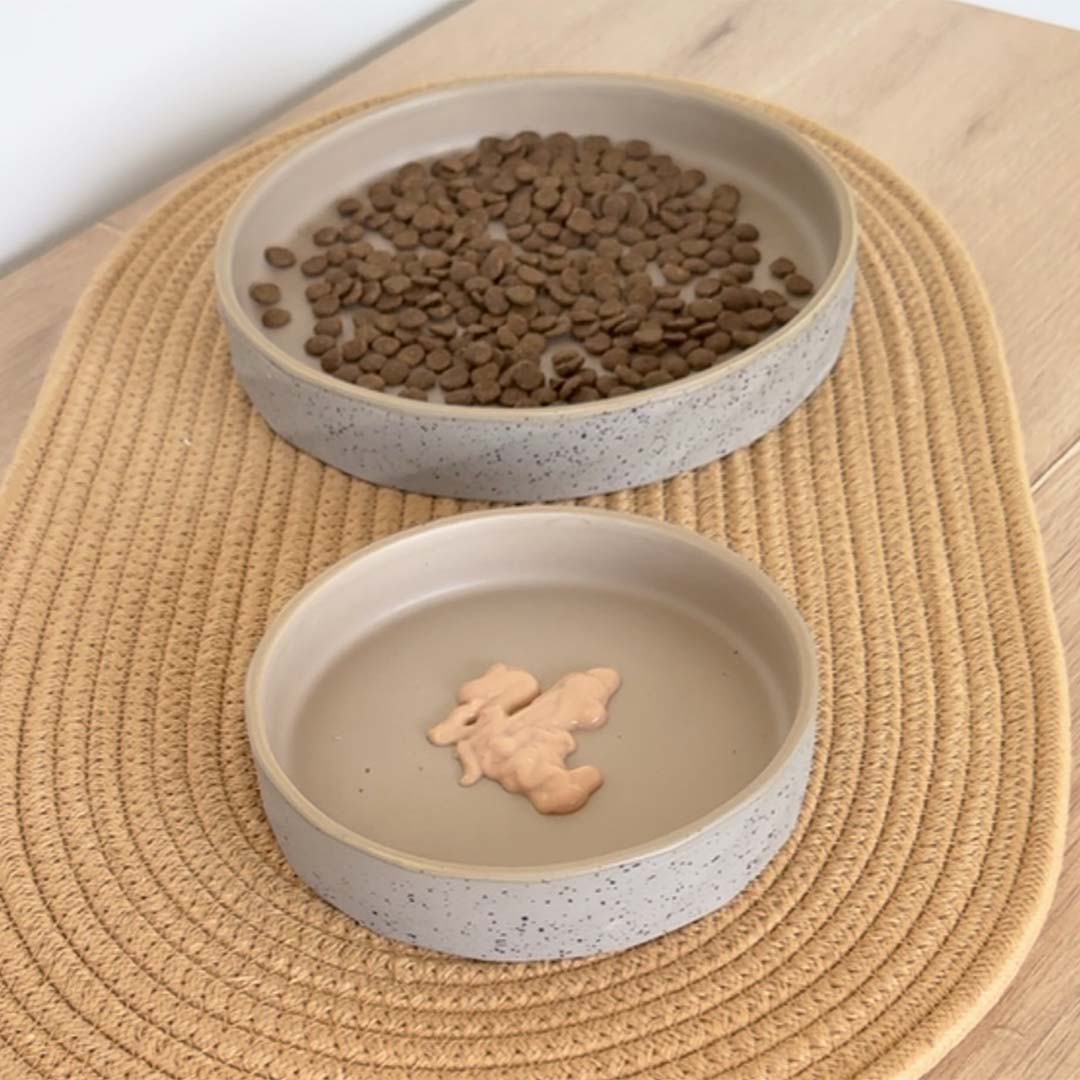 [15746] Feeding plate Stone wavy dune